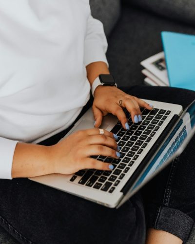 How to write an essay without plagiarism with citation and paraphrasing techniques.